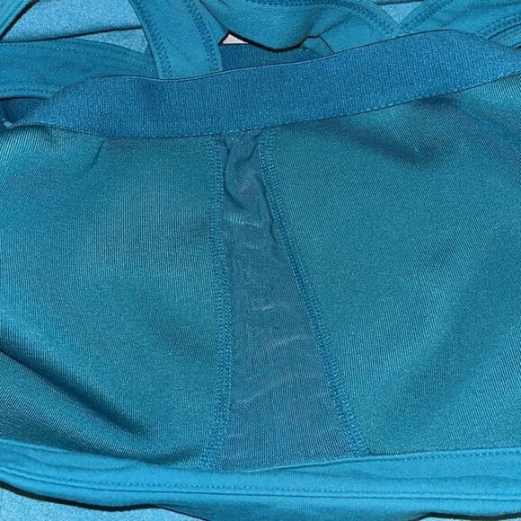 CUTE  ATHLETA MEDIUM STRAPPY TANK - Picture 5 of 7